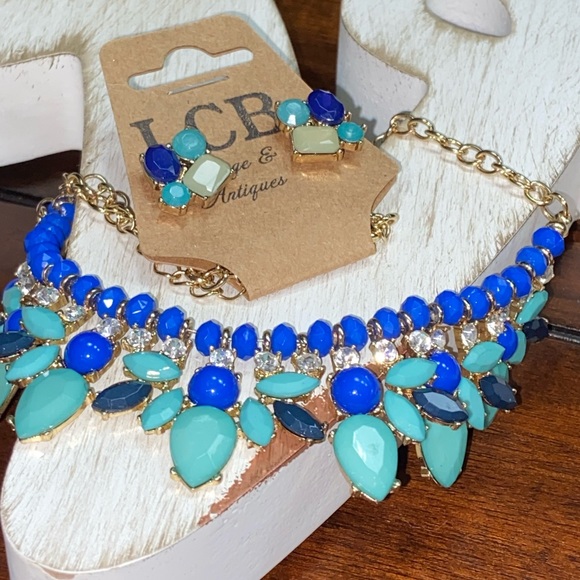 Vintage Sea Foam Green and Blue Chunky Bib Necklace with Matching Earrings - Picture 2 of 6